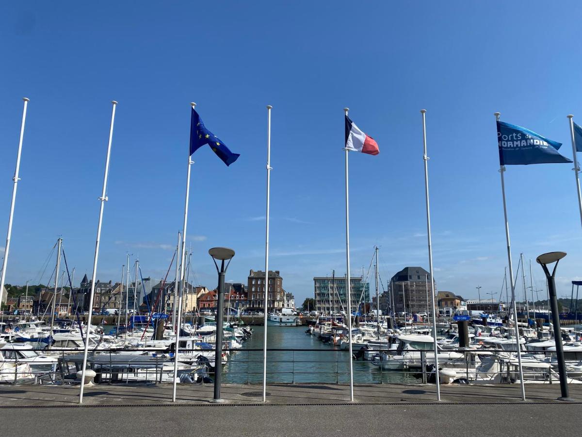 Beau Studio Cosy Calme En Face Du Port Sur Le Quai Apartment Dieppe Exterior photo